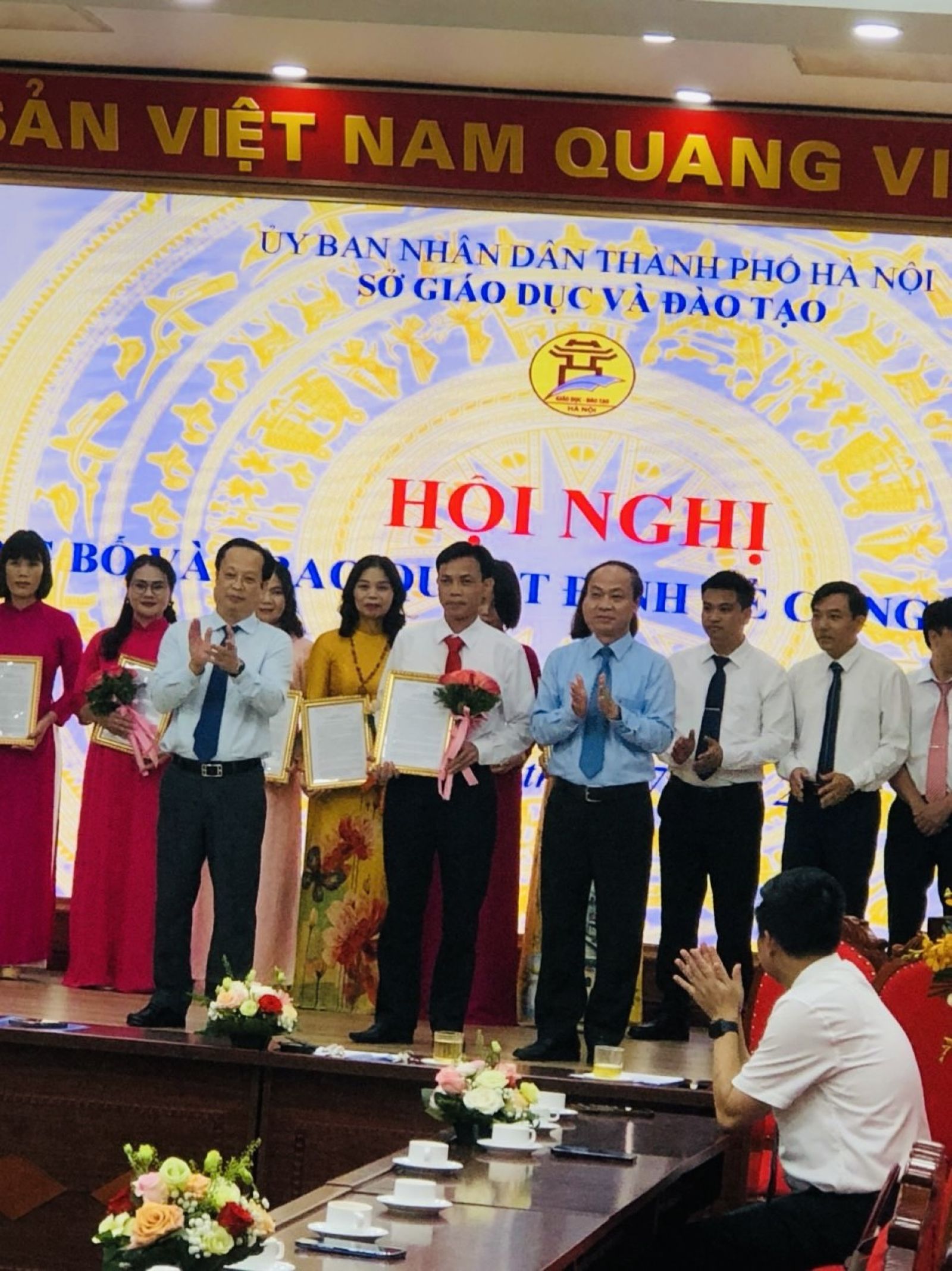 Sở Giáo dục và Đào tạo Hà Nội trao quyết định bổ nhiệm Hiệu trưởng trường THPT Ứng Hòa B